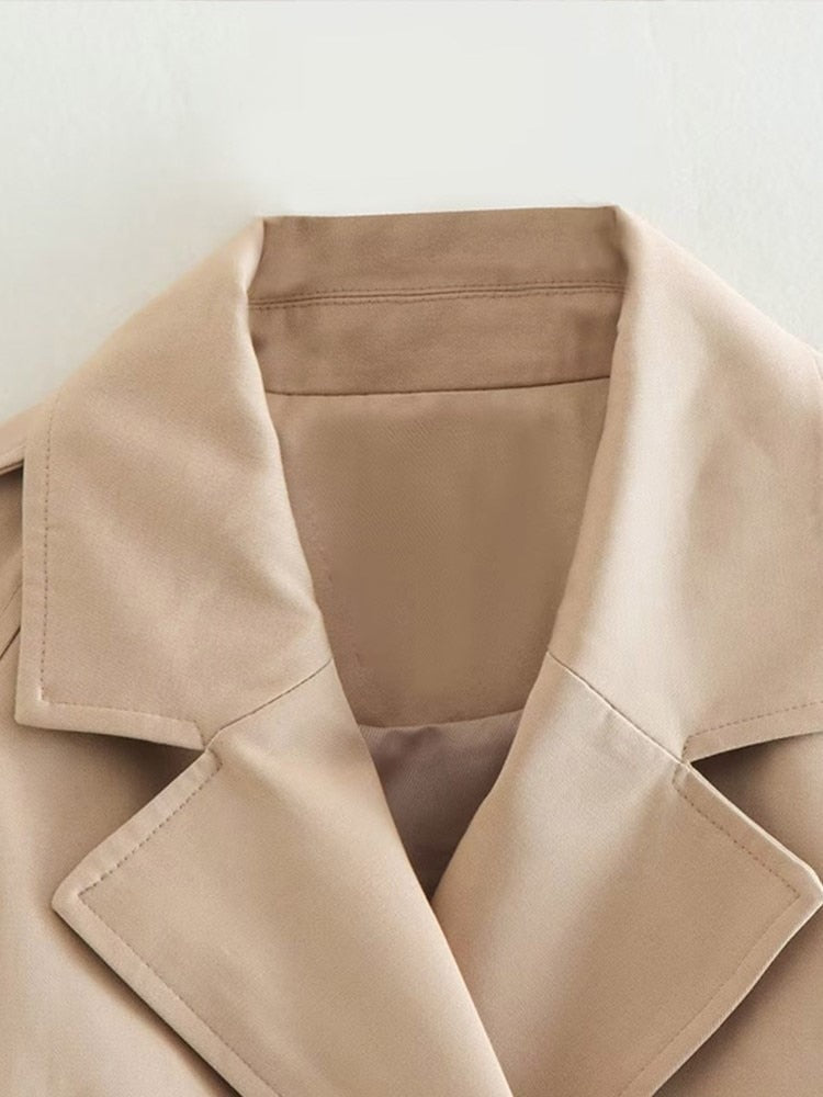 Beige Cropped Trenchcoat 2
